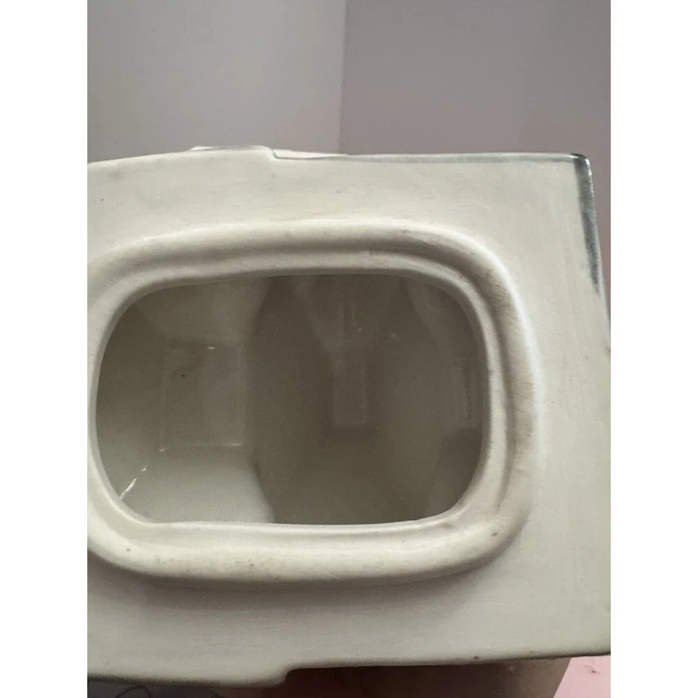 Unbranded vintage figural